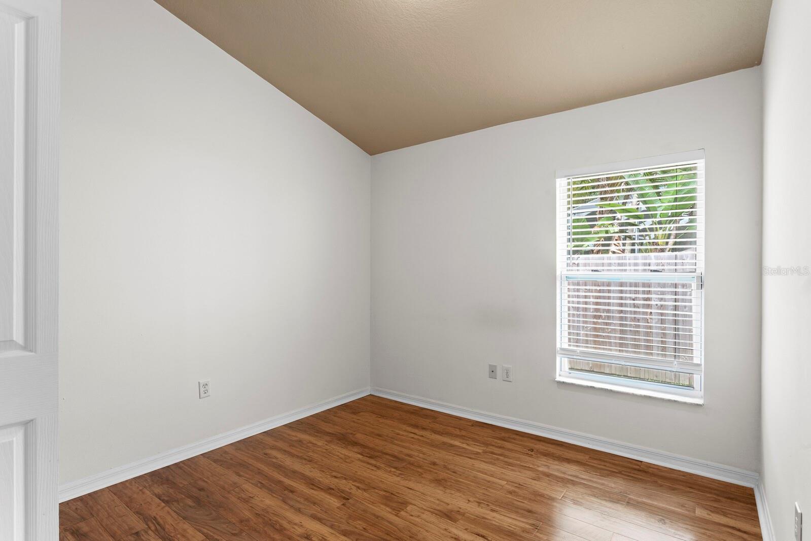 Image 21 of 27 For 10420 Springrose