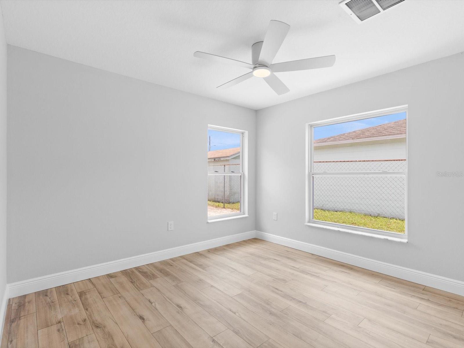 Image 15 of 17 For 4704 42nd Street