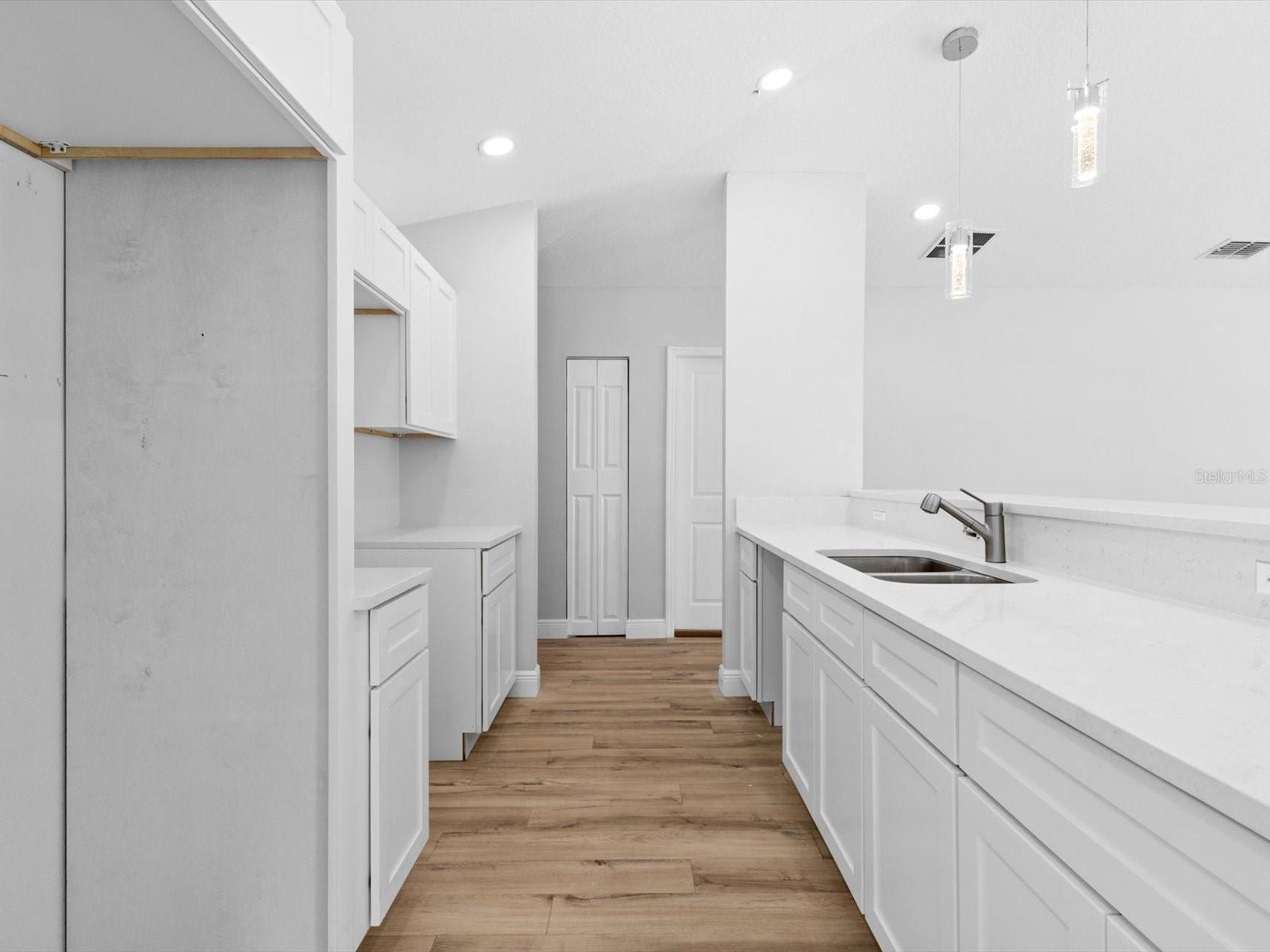 Image 5 of 17 For 4704 42nd Street