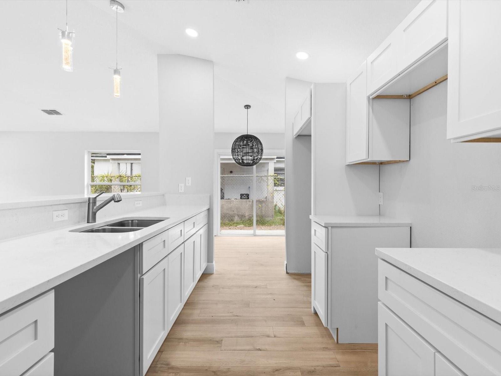 Image 6 of 17 For 4704 42nd Street