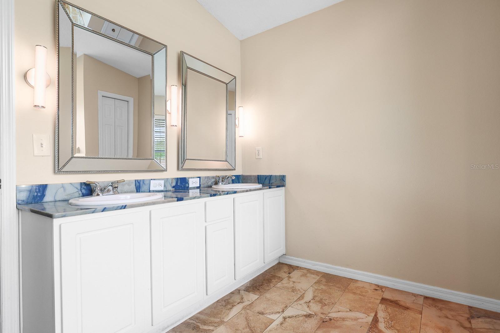 Image 30 of 54 For 16421 Turnbury Oak Drive
