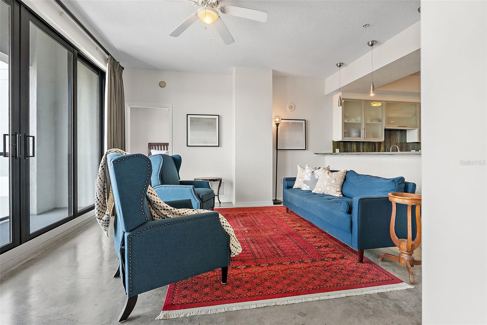 Listing photo id 8 for 226 5th Avenue N 1403