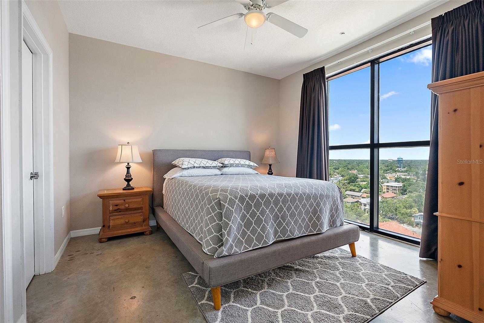 Listing photo id 19 for 226 5th Avenue N 1403