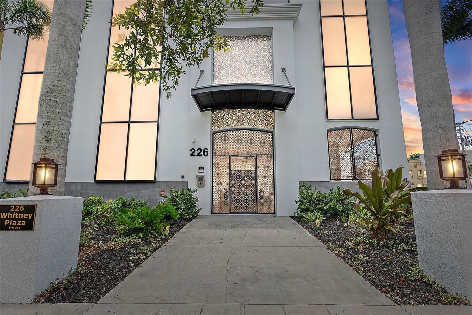 Listing photo id 25 for 226 5th Avenue N 1403