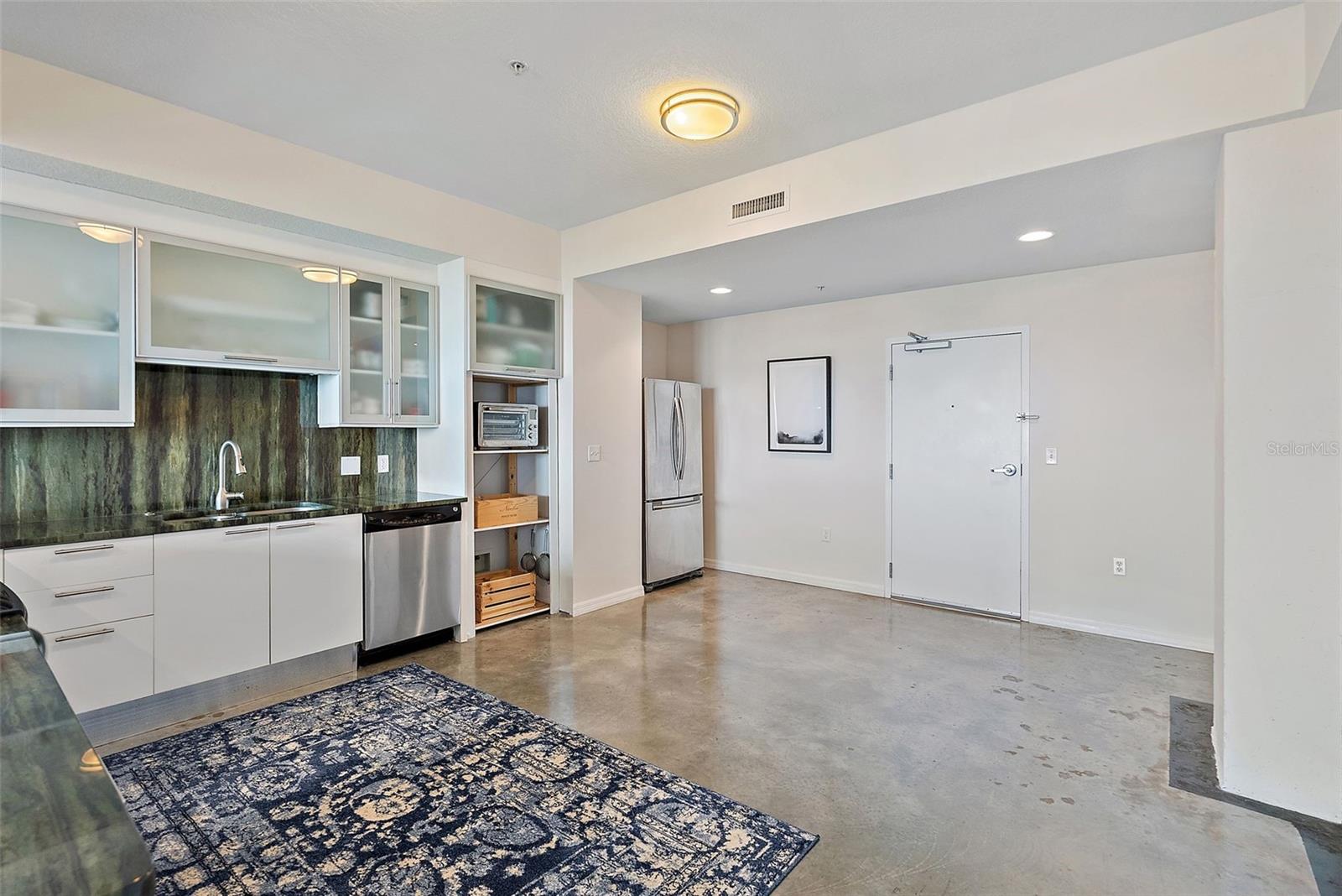 Listing photo id 2 for 226 5th Avenue N 1403