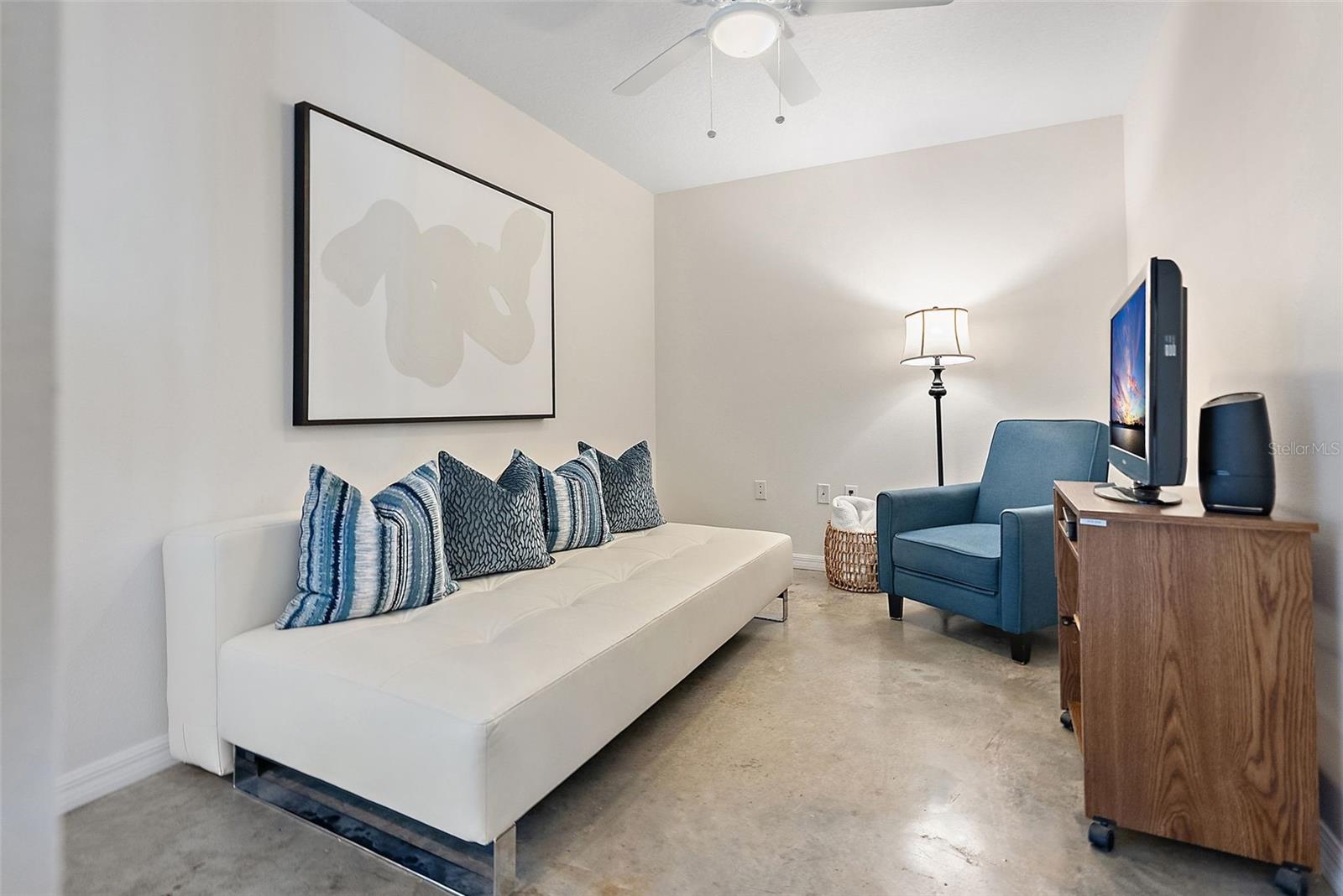 Listing photo id 4 for 226 5th Avenue N 1403