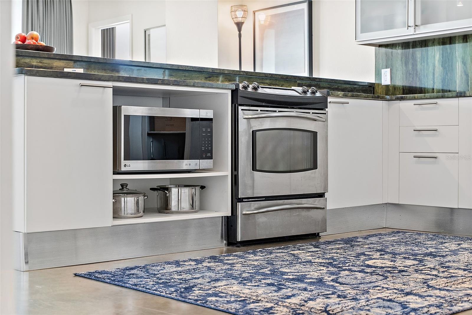 Listing photo id 5 for 226 5th Avenue N 1403