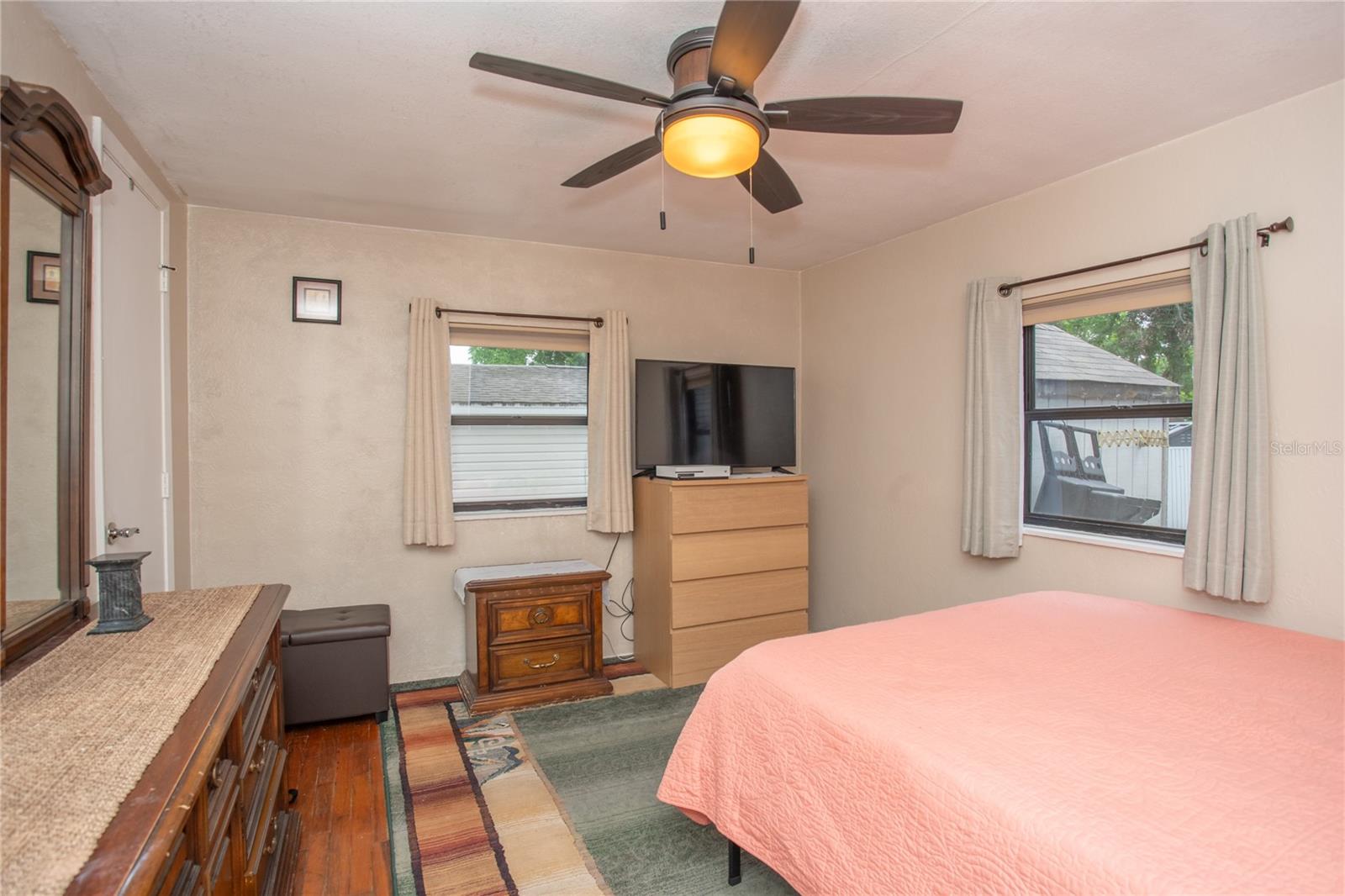 Image 10 of 33 For 4611 41st Avenue N