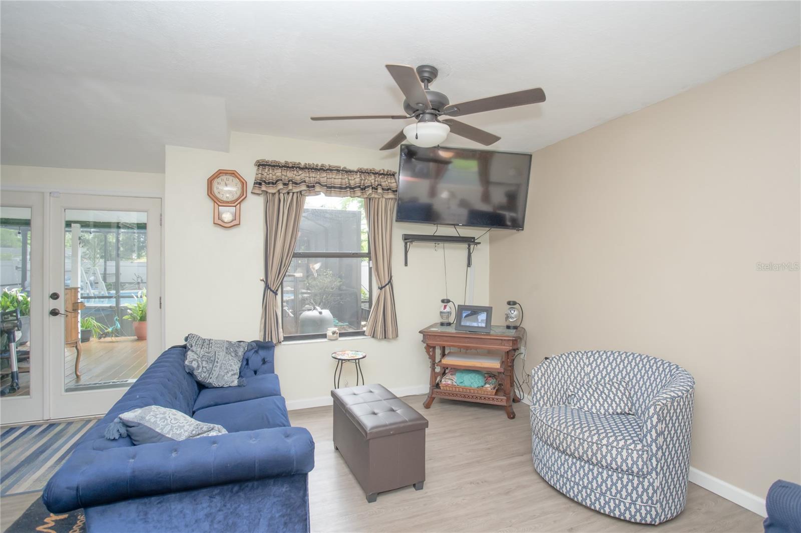 Image 16 of 33 For 4611 41st Avenue N