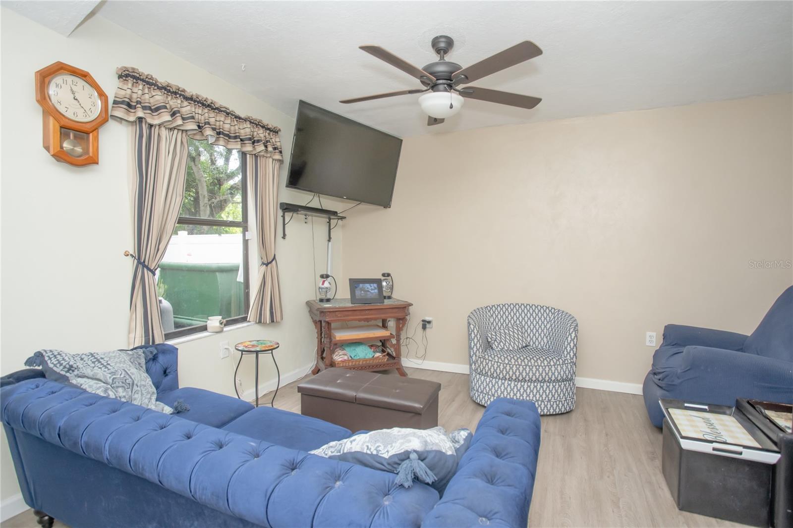 Image 17 of 33 For 4611 41st Avenue N