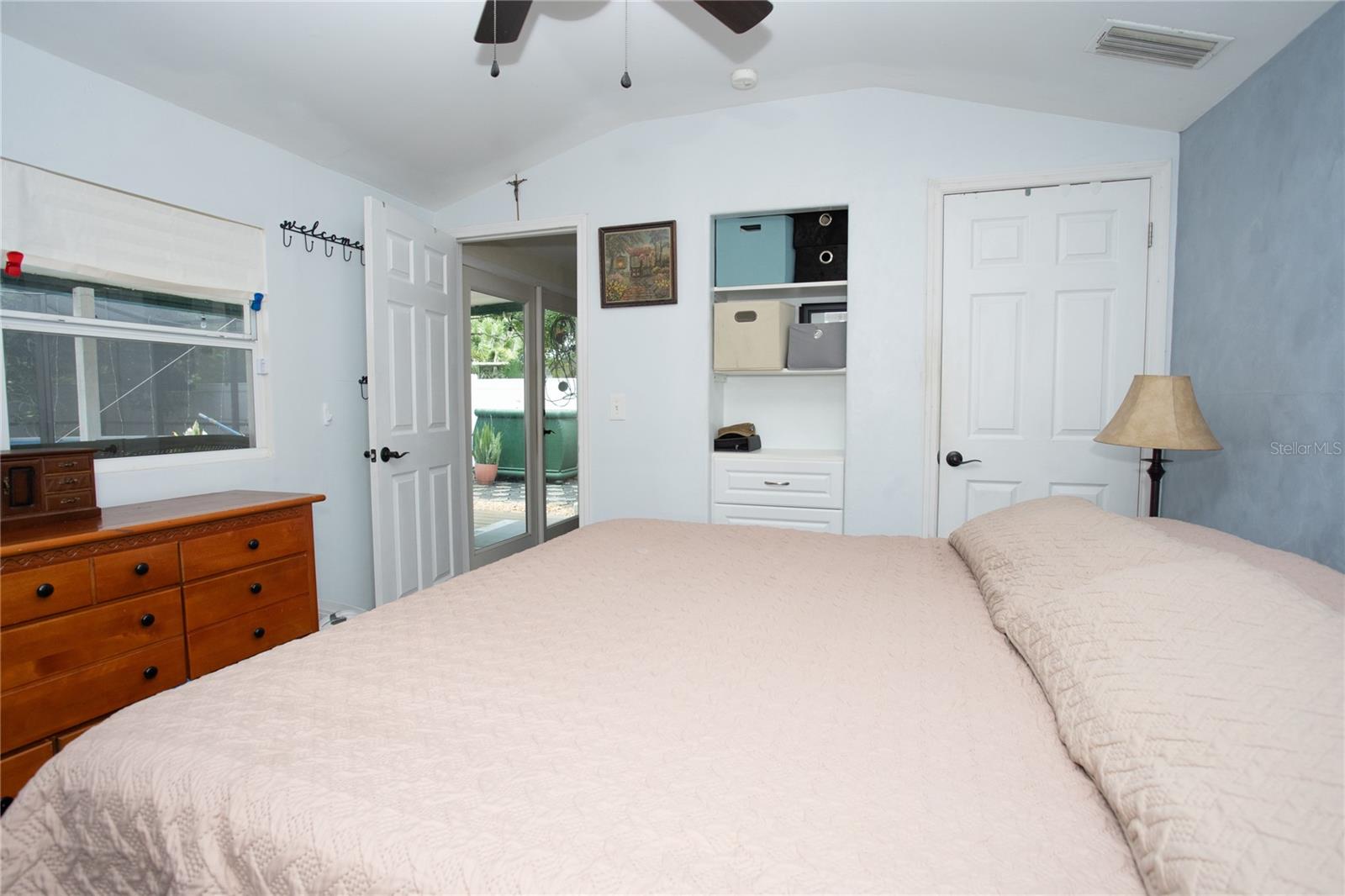 Image 18 of 33 For 4611 41st Avenue N