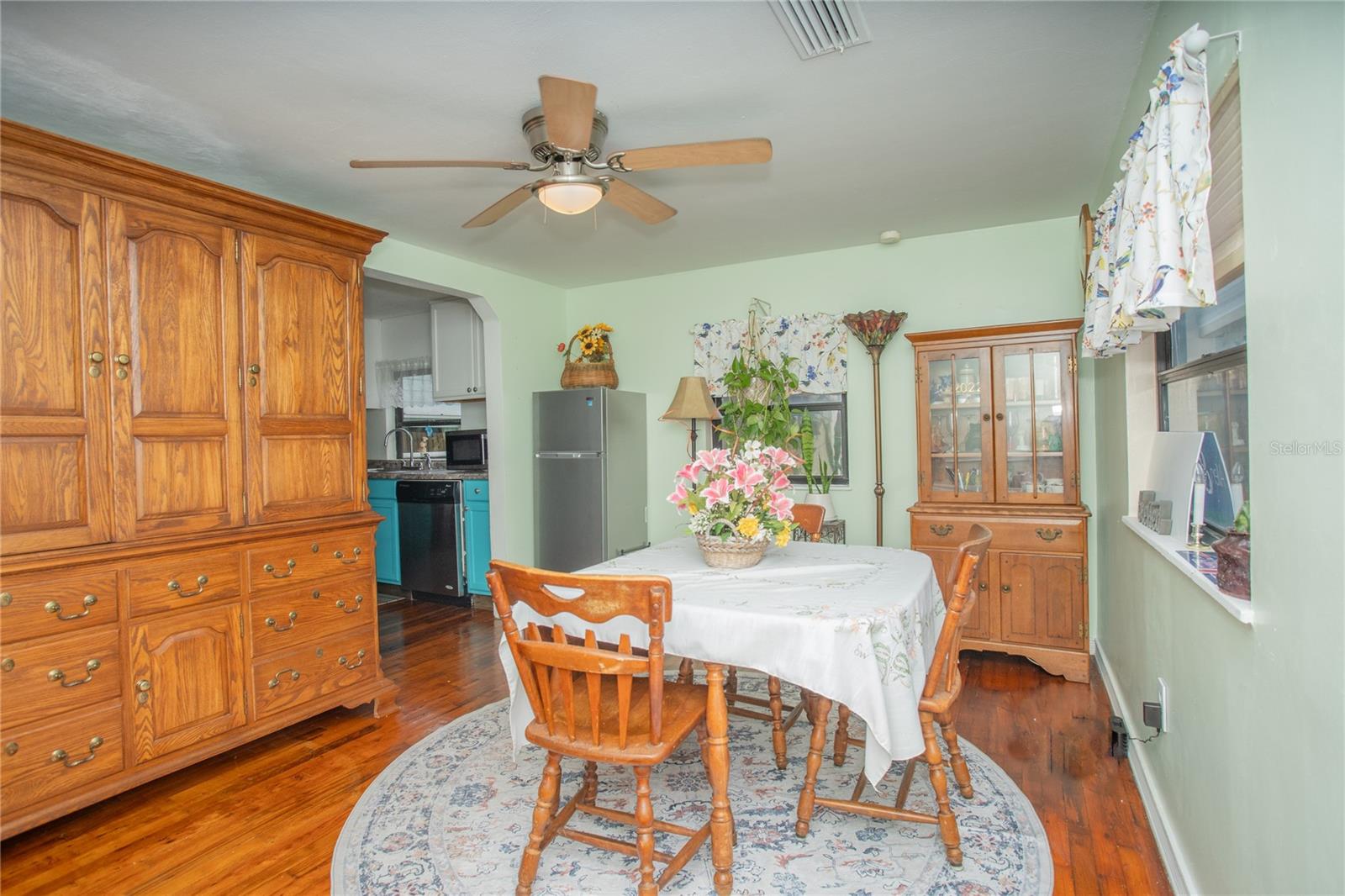 Image 3 of 33 For 4611 41st Avenue N