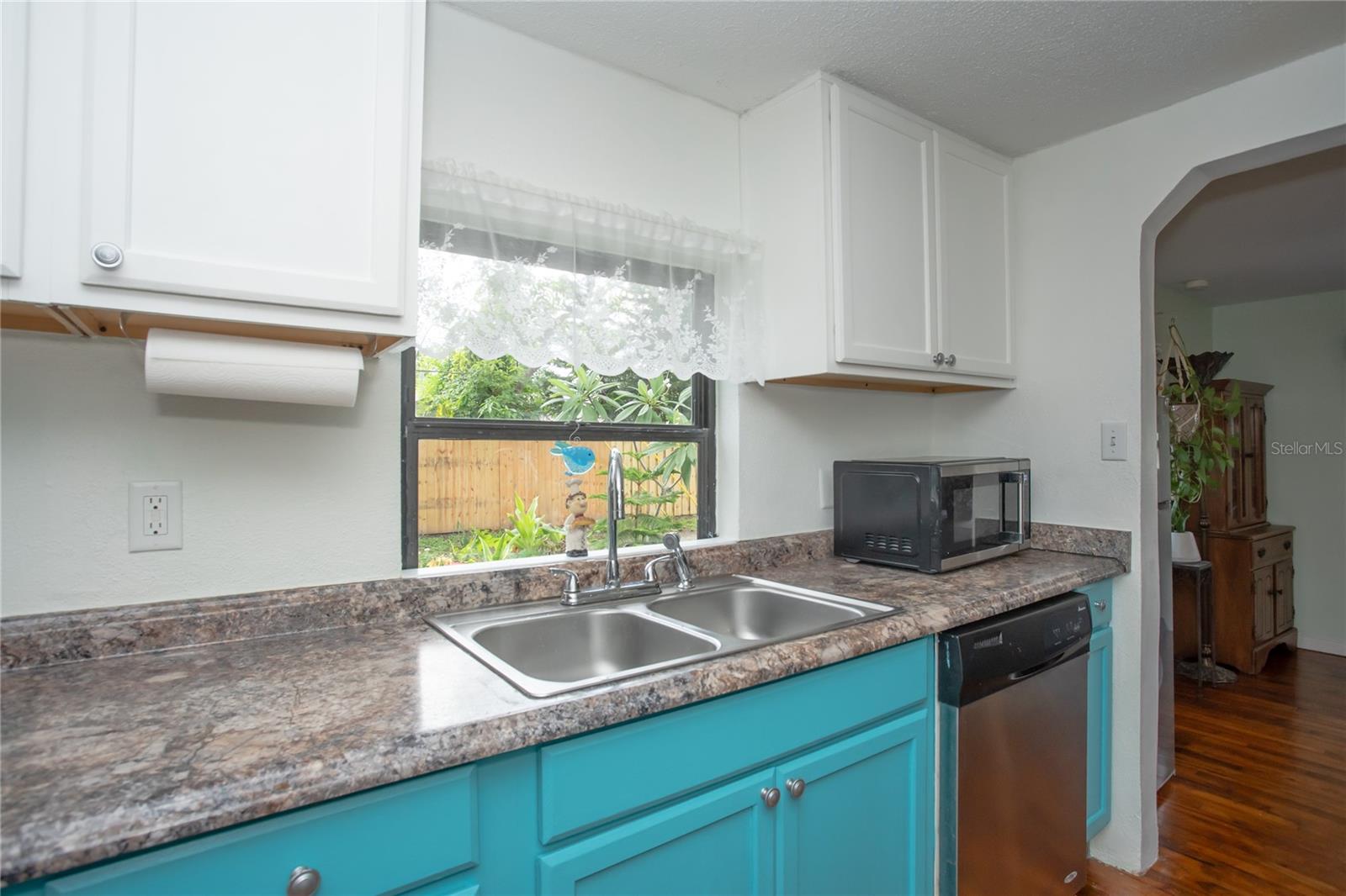 Image 6 of 33 For 4611 41st Avenue N