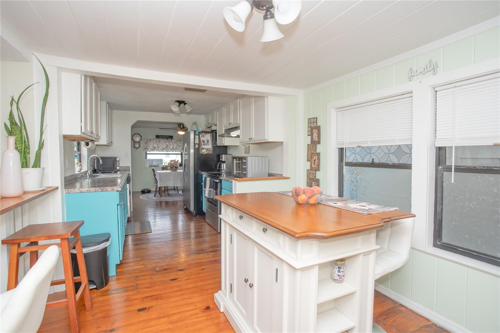 Image 8 of 33 For 4611 41st Avenue N