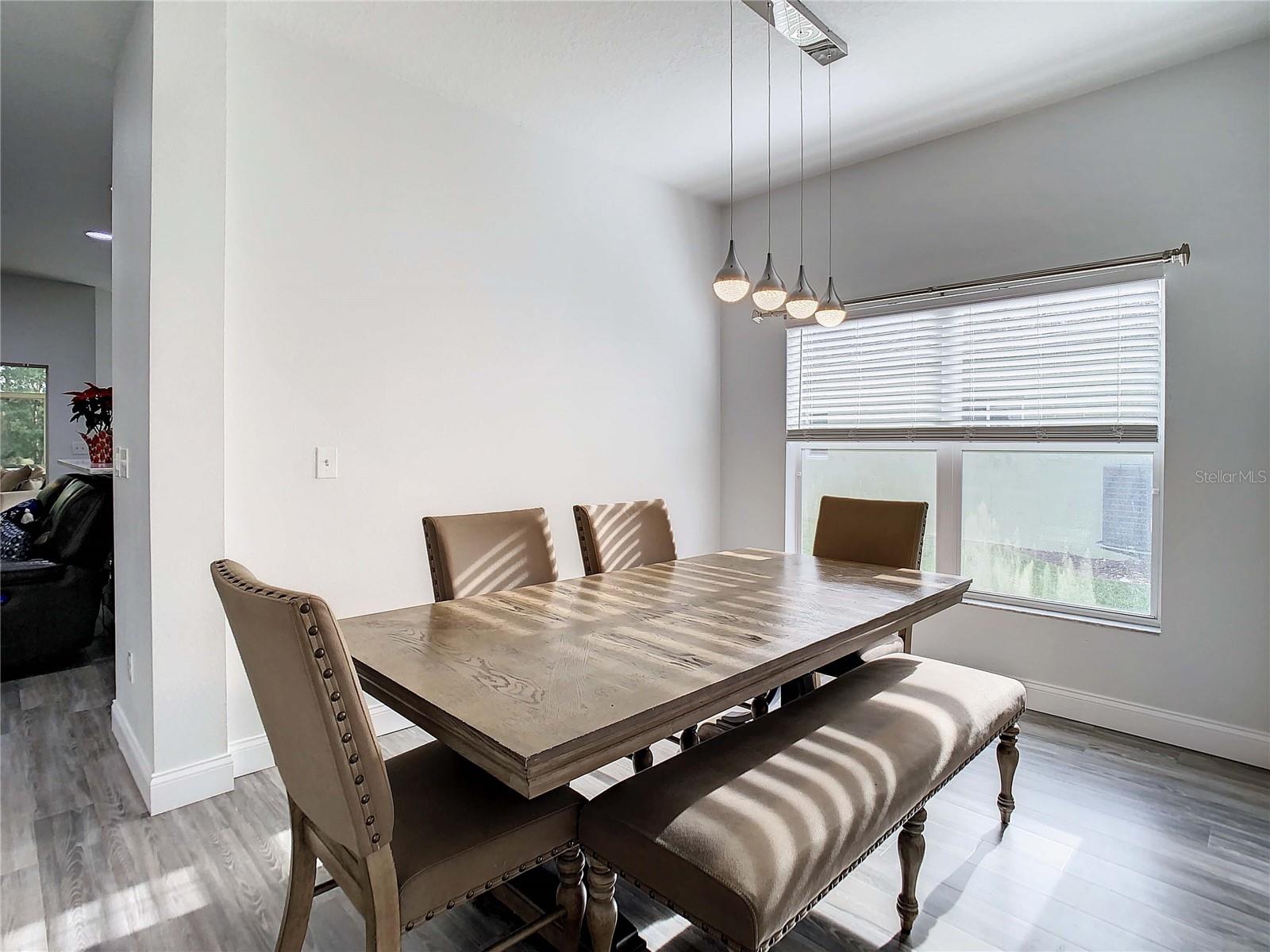 Listing photo id 18 for 2841 Banyan Hill Lane