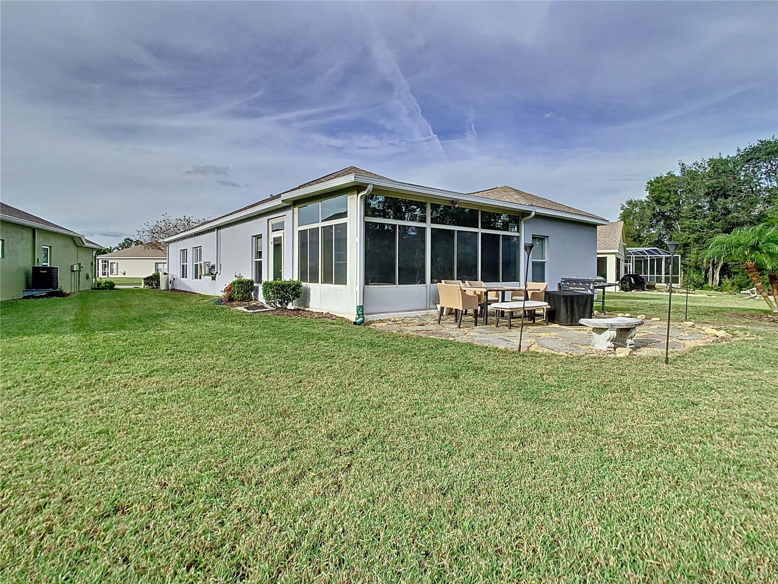 Listing photo id 1 for 2841 Banyan Hill Lane