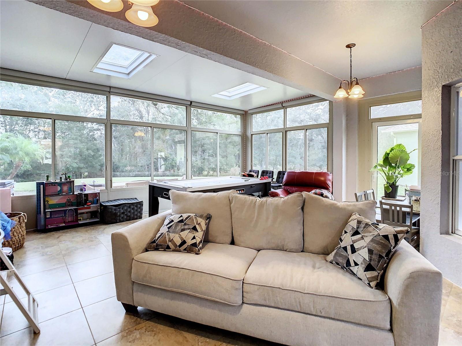 Listing photo id 31 for 2841 Banyan Hill Lane