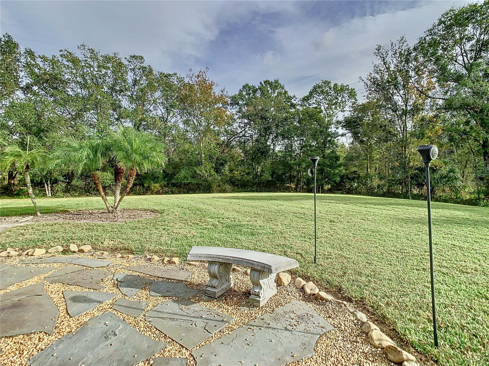 Listing photo id 2 for 2841 Banyan Hill Lane