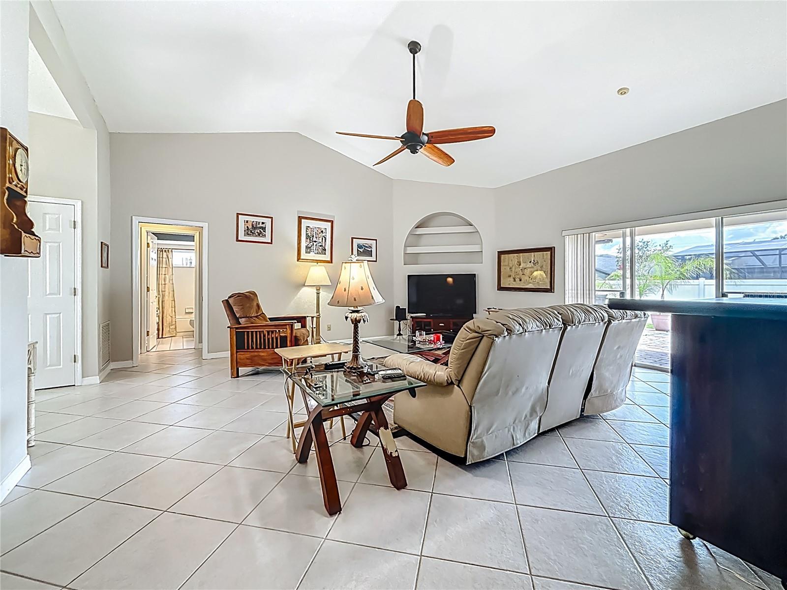 Listing photo id 17 for 12350 91st Way