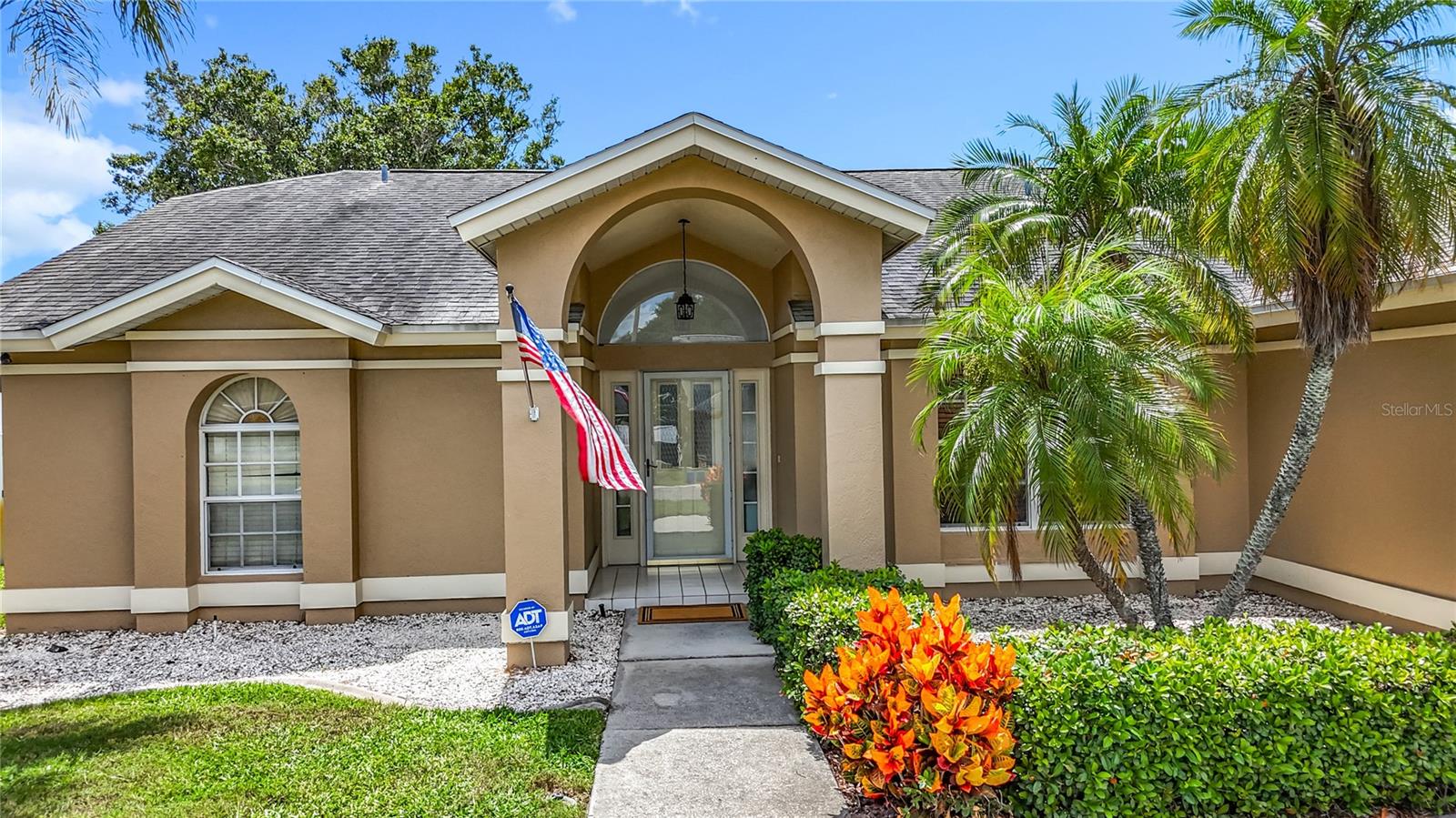 Listing photo id 0 for 12350 91st Way