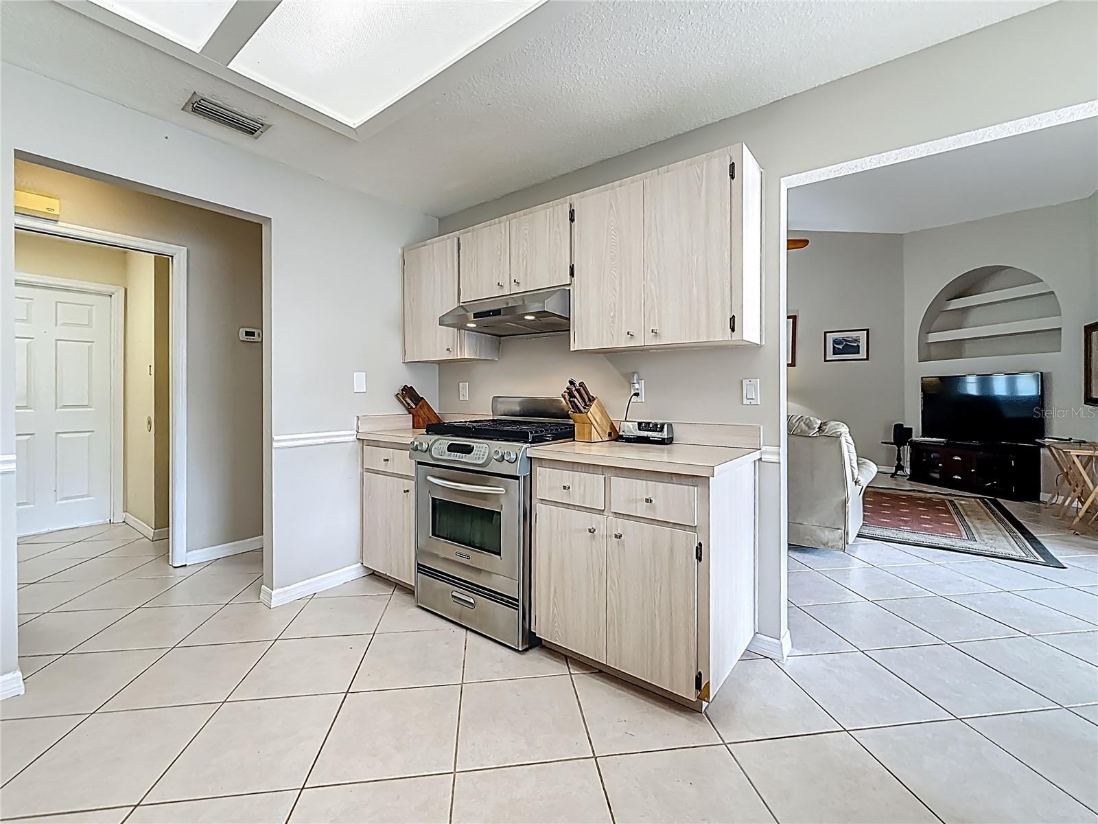 Listing photo id 29 for 12350 91st Way