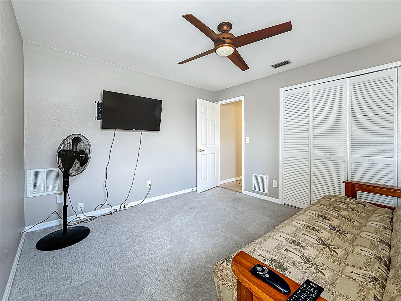Listing photo id 41 for 12350 91st Way