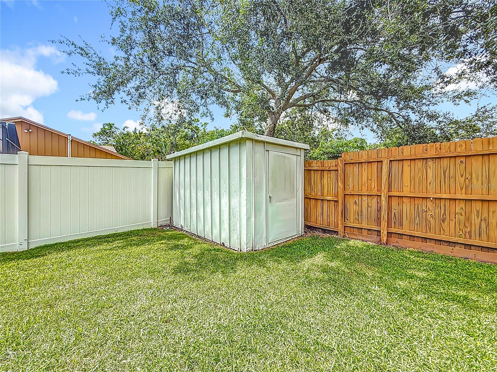 Listing photo id 70 for 12350 91st Way