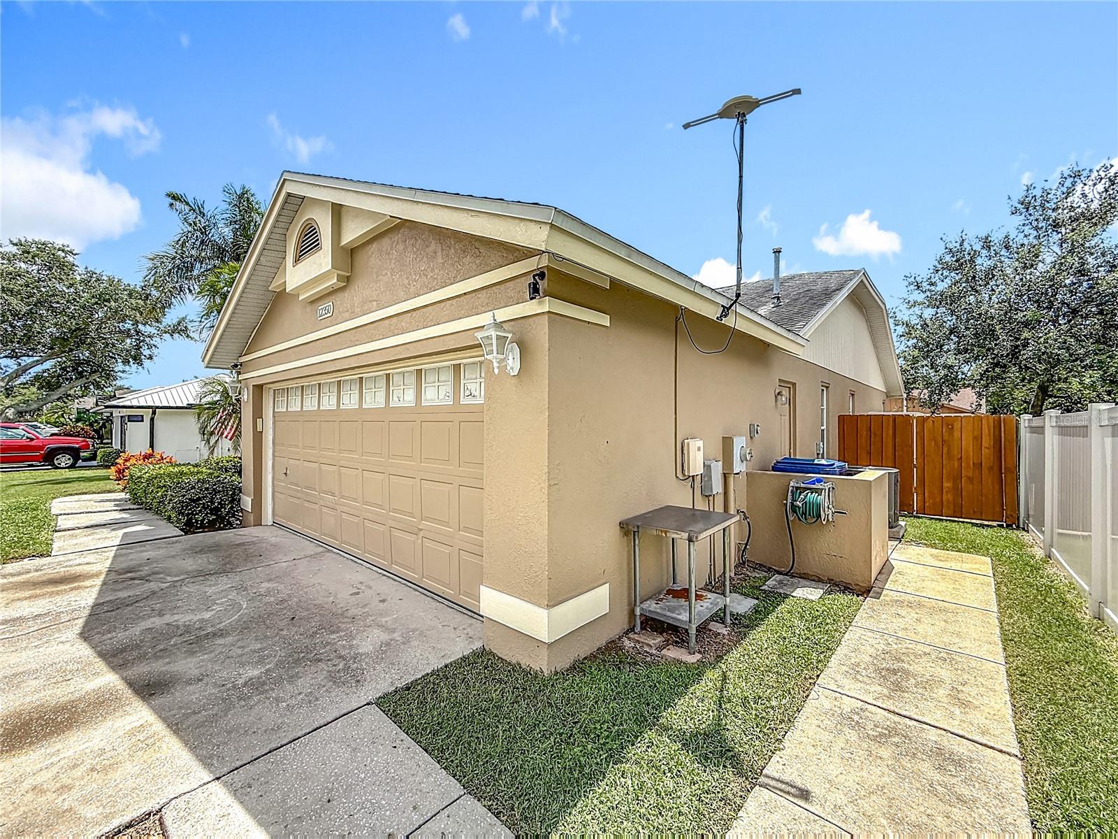 Listing photo id 7 for 12350 91st Way