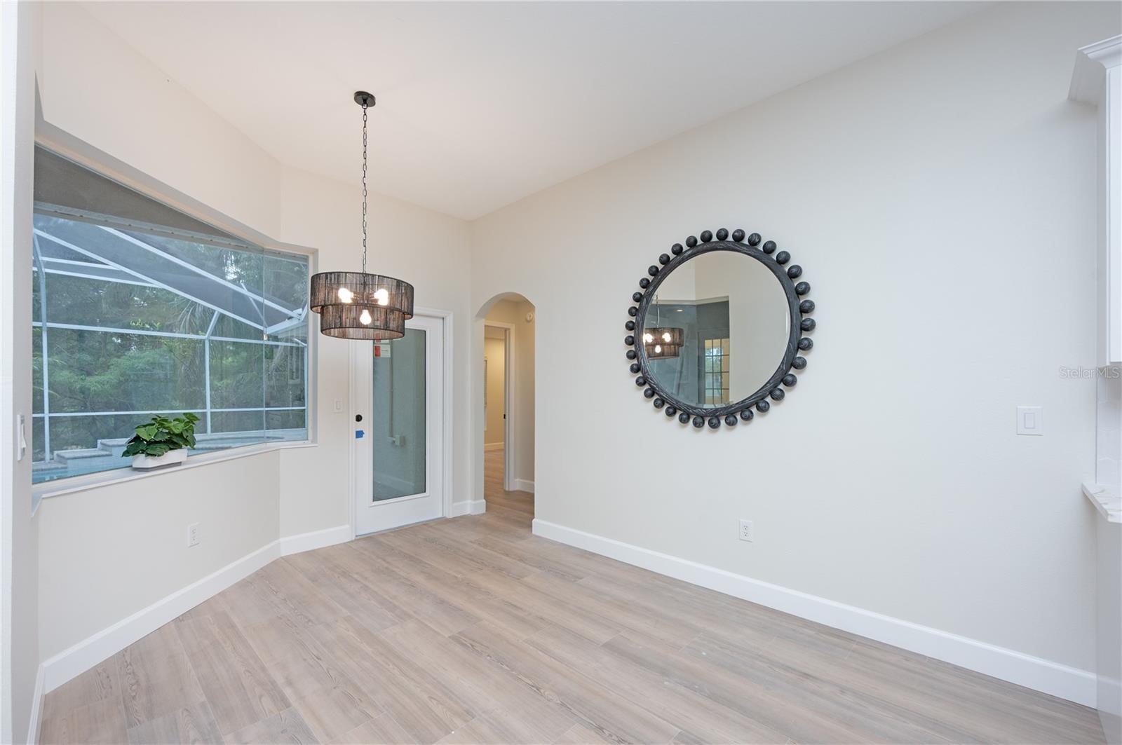 Image 6 of 19 For 10346 Abbotsford Drive