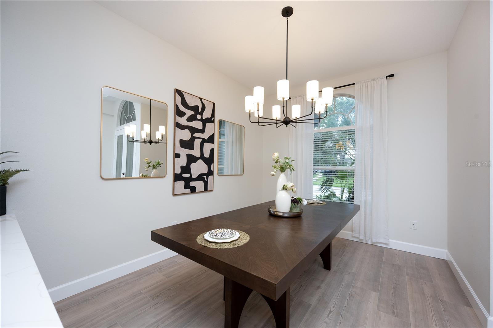 Image 8 of 19 For 10346 Abbotsford Drive