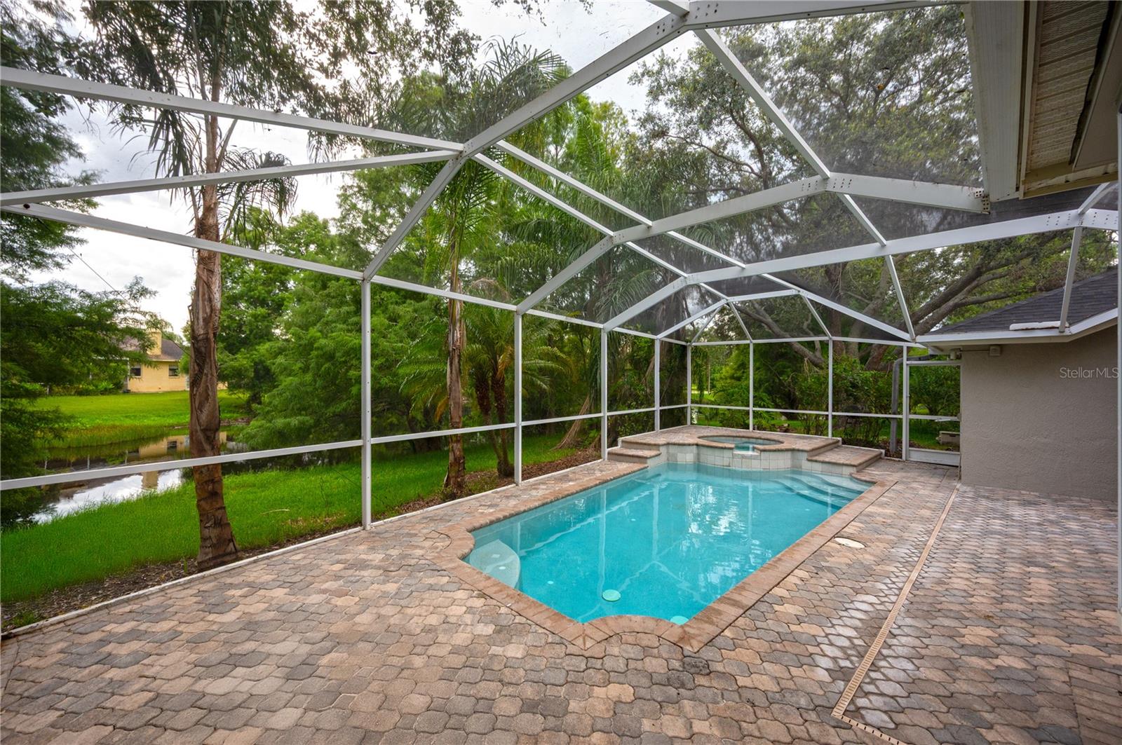 Image 9 of 19 For 10346 Abbotsford Drive