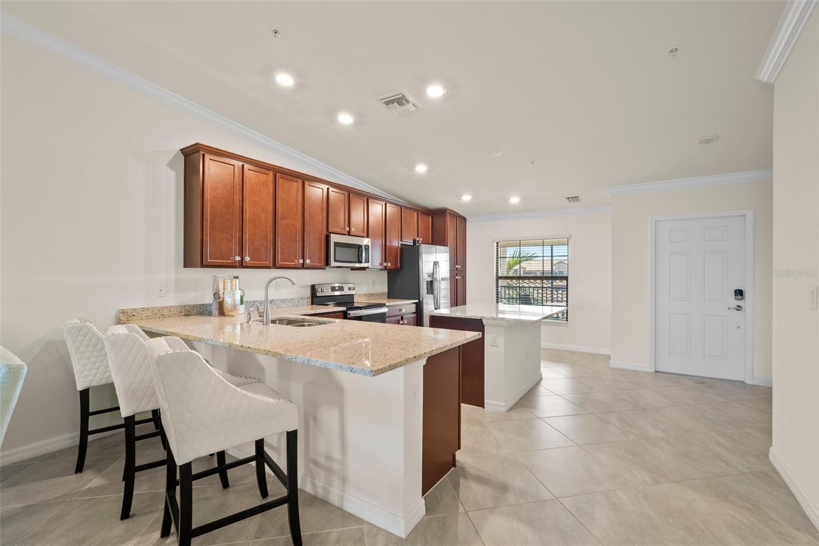 Image 6 of 47 For 5710 Palmer Circle 201