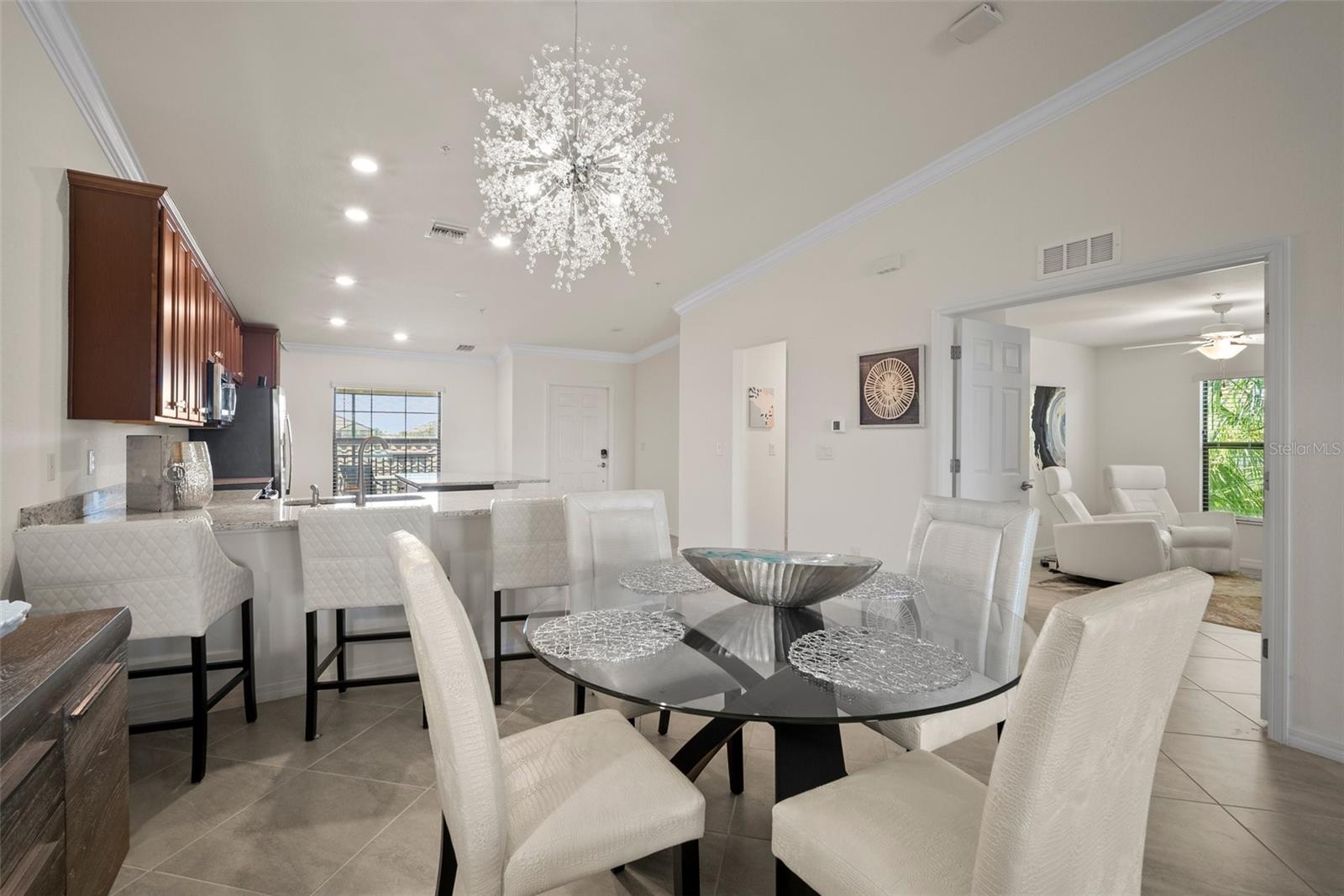 Image 8 of 47 For 5710 Palmer Circle 201