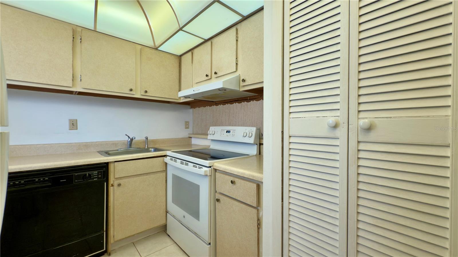 Image 12 of 15 For 2625 State Road 590  1612