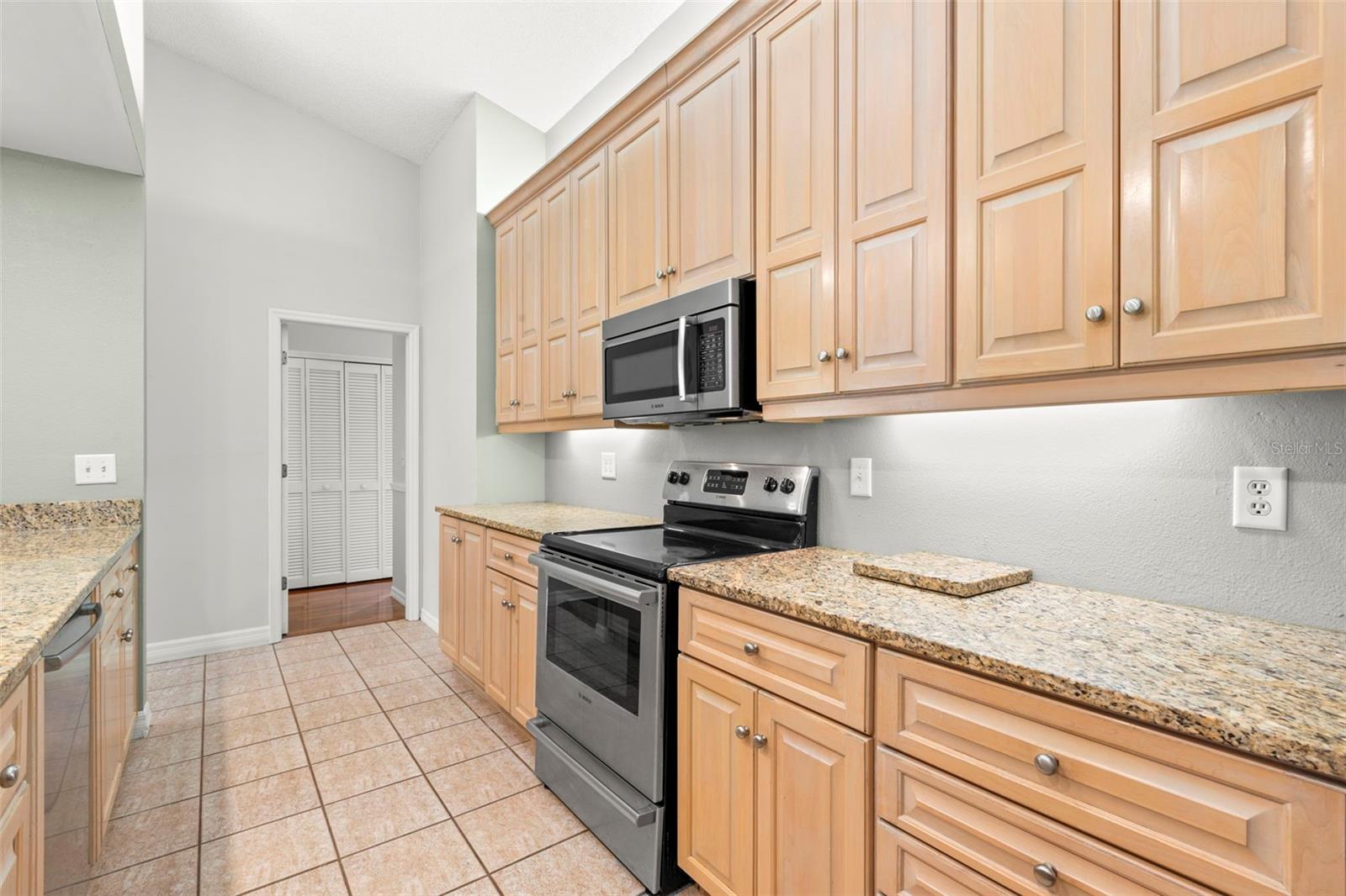 Image 14 of 44 For 5269 White Sand Circle Ne