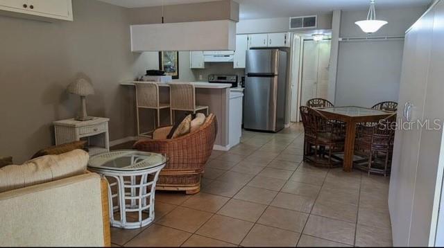 Image 7 of 22 For 957 Mayo Drive 957