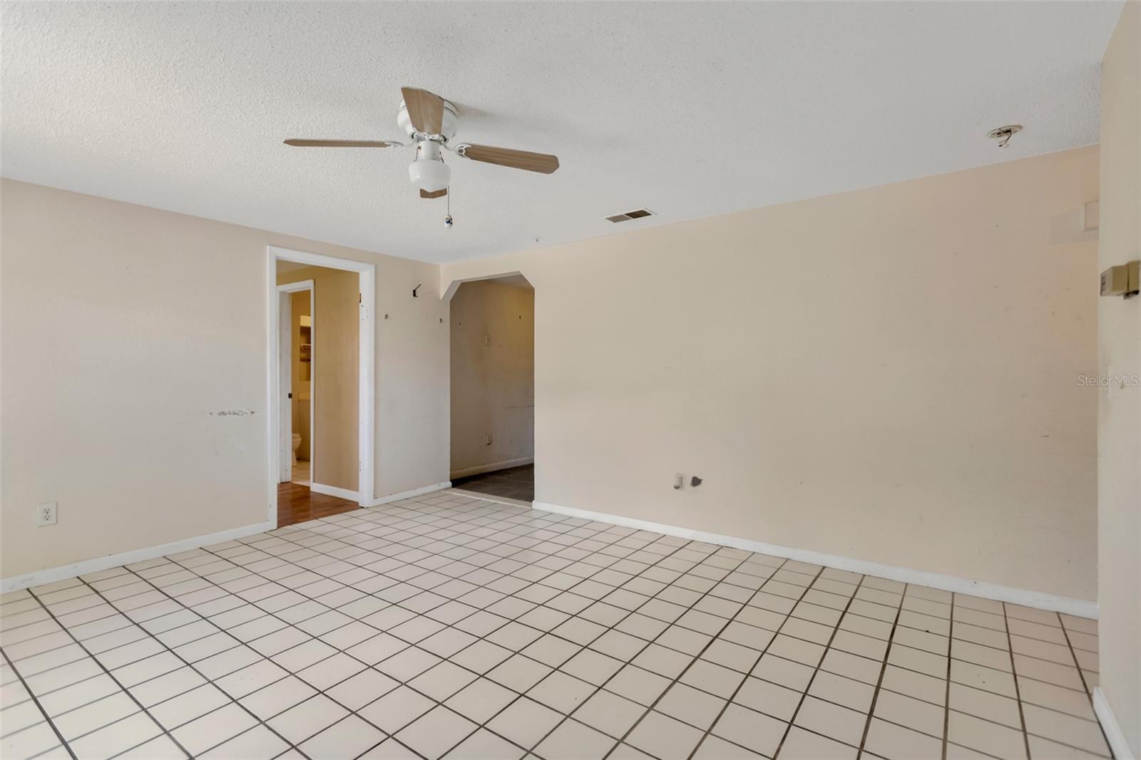 Image 12 of 30 For 804 Walnut Drive