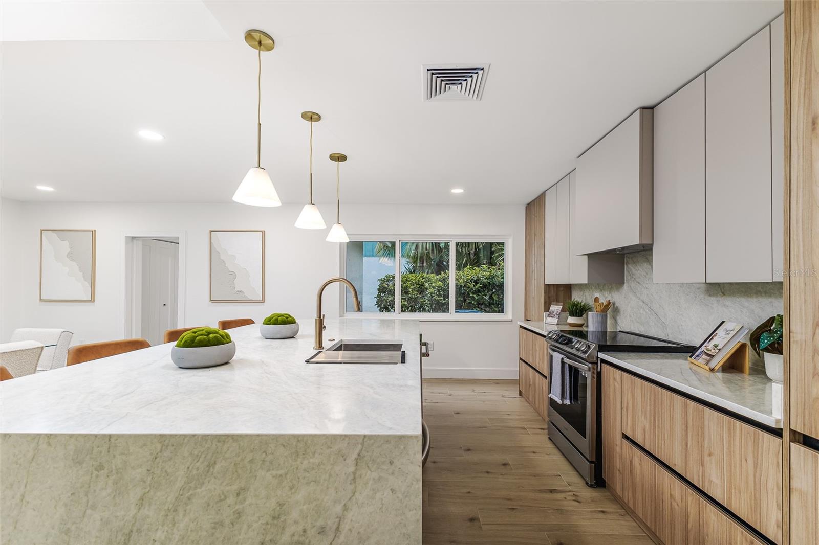 Listing photo id 12 for 13862 Tern Lane