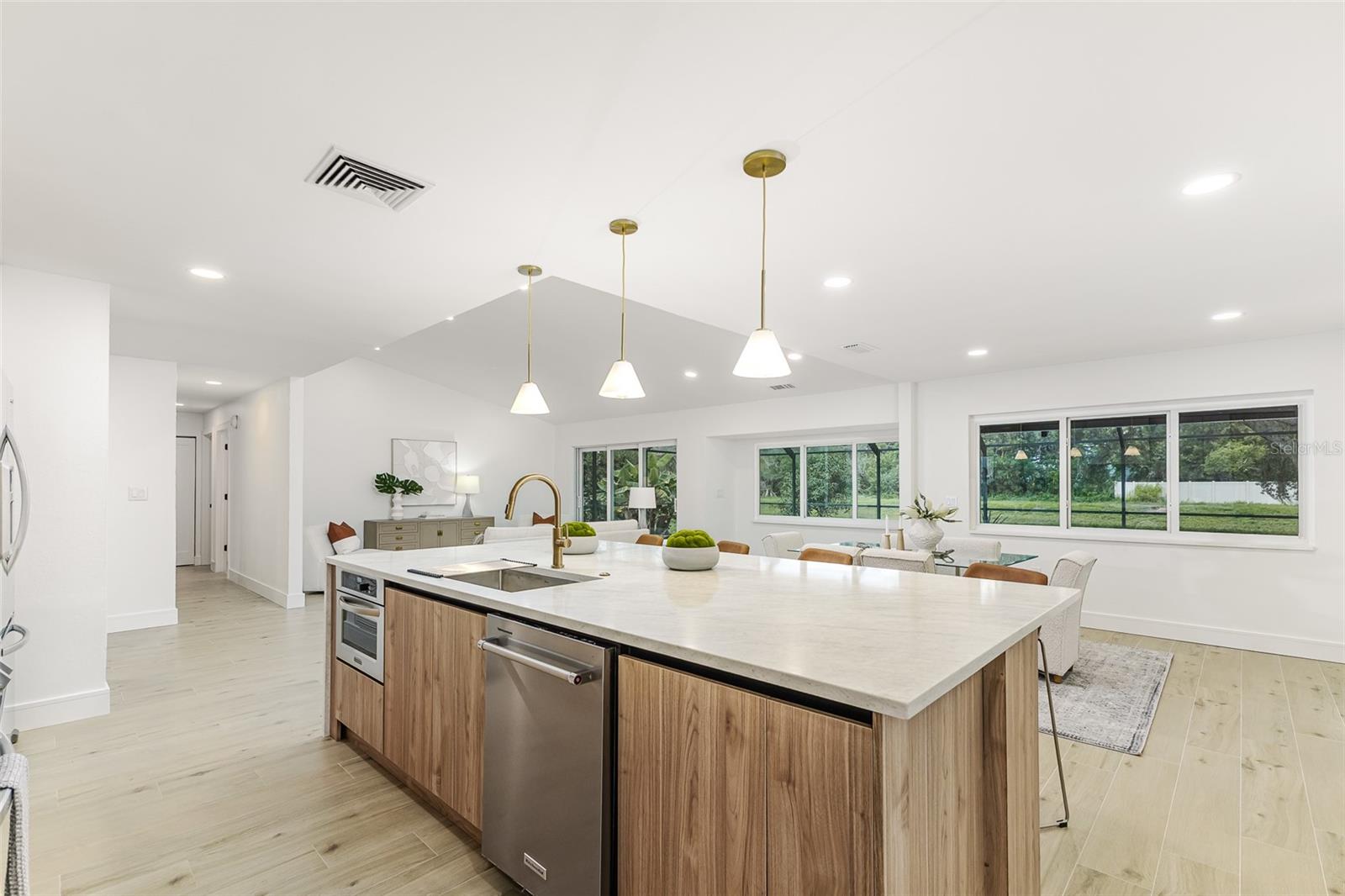 Listing photo id 15 for 13862 Tern Lane