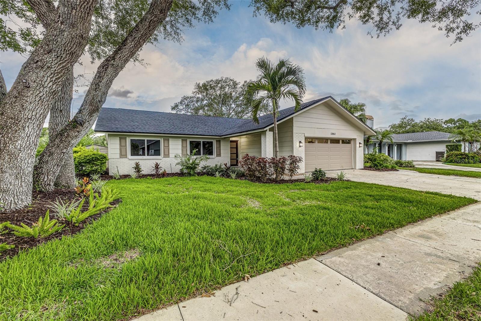 Listing photo id 0 for 13862 Tern Lane
