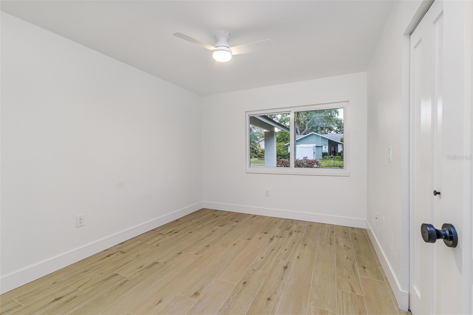 Listing photo id 27 for 13862 Tern Lane