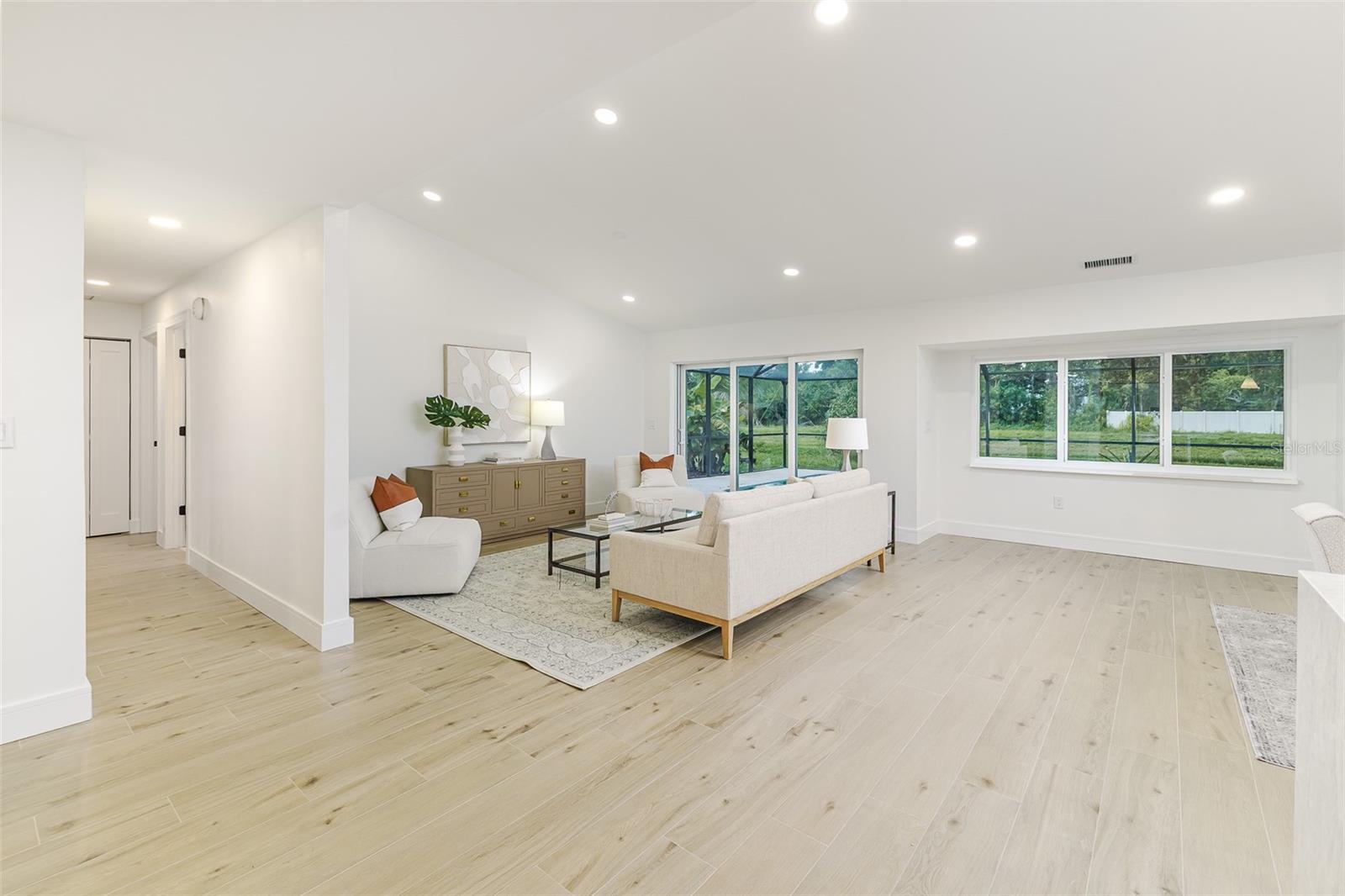 Listing photo id 3 for 13862 Tern Lane