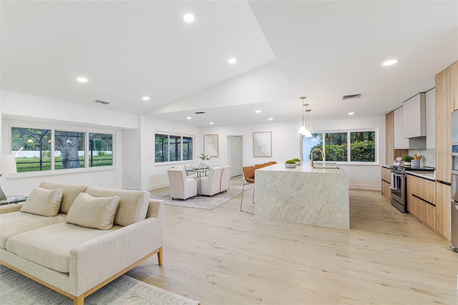 Listing photo id 6 for 13862 Tern Lane