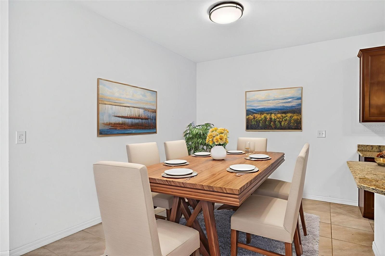 Listing photo id 13 for 33006 Windelstraw Drive