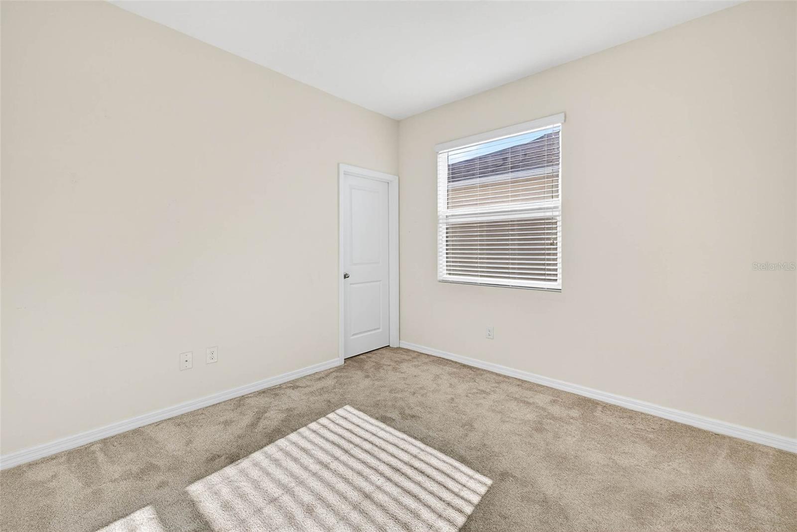 Listing photo id 19 for 33006 Windelstraw Drive