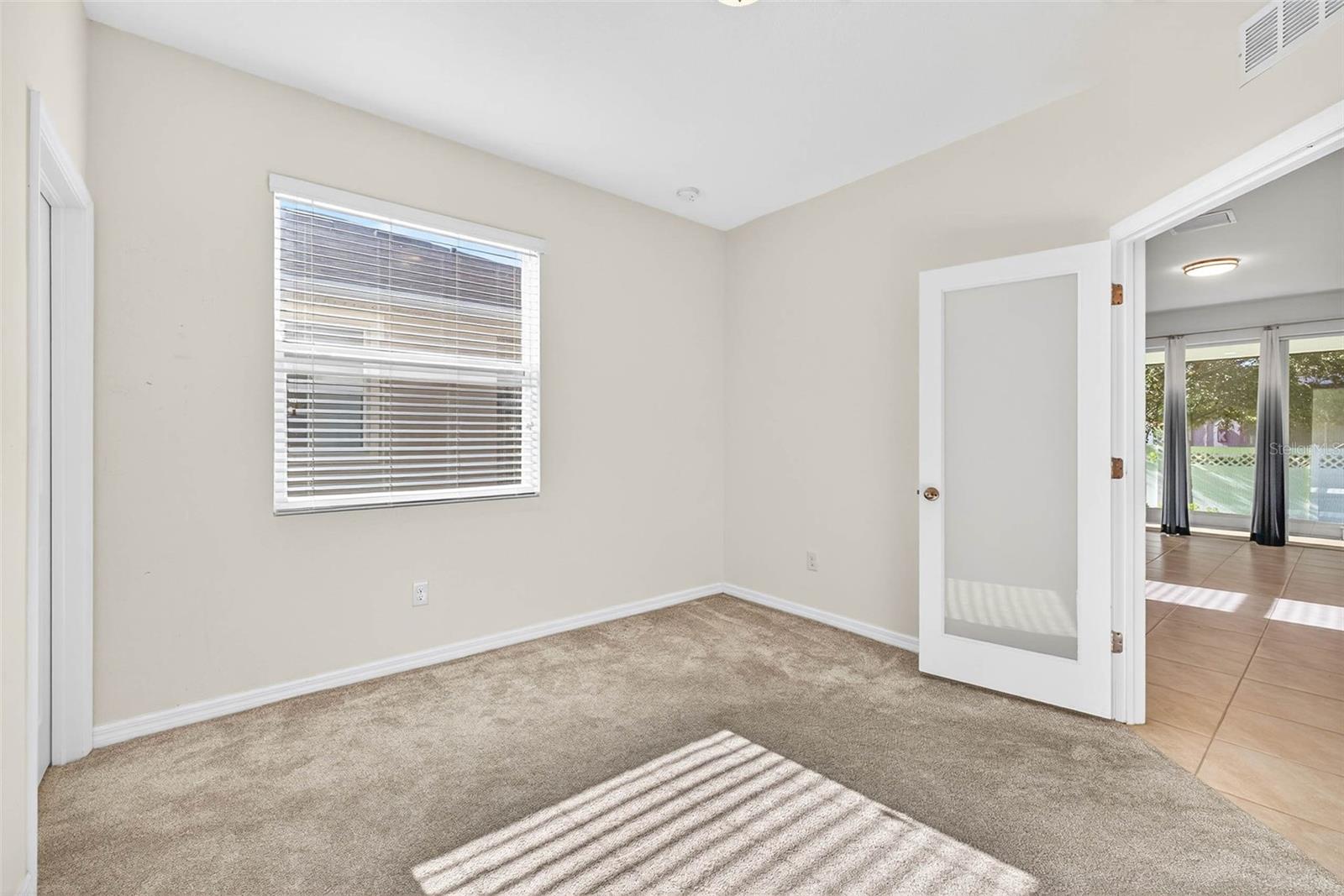 Listing photo id 20 for 33006 Windelstraw Drive