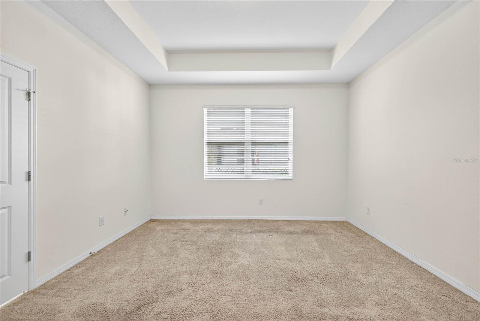 Listing photo id 23 for 33006 Windelstraw Drive