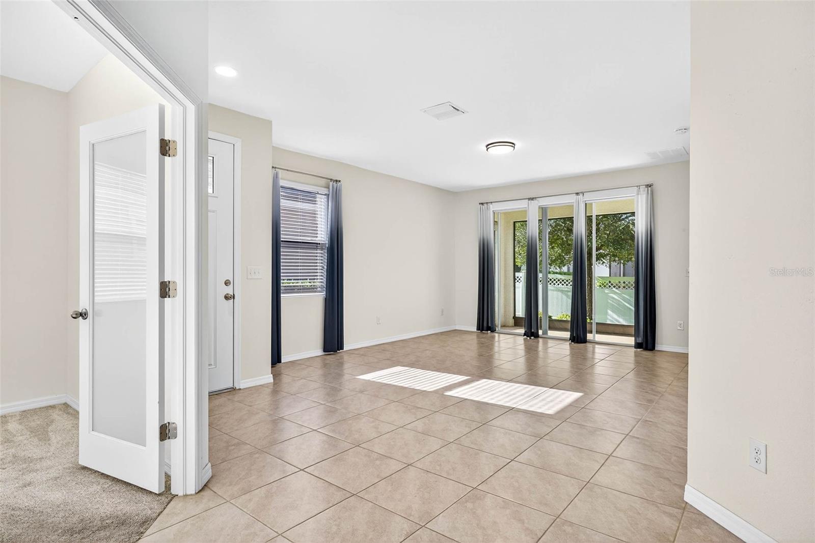 Listing photo id 1 for 33006 Windelstraw Drive