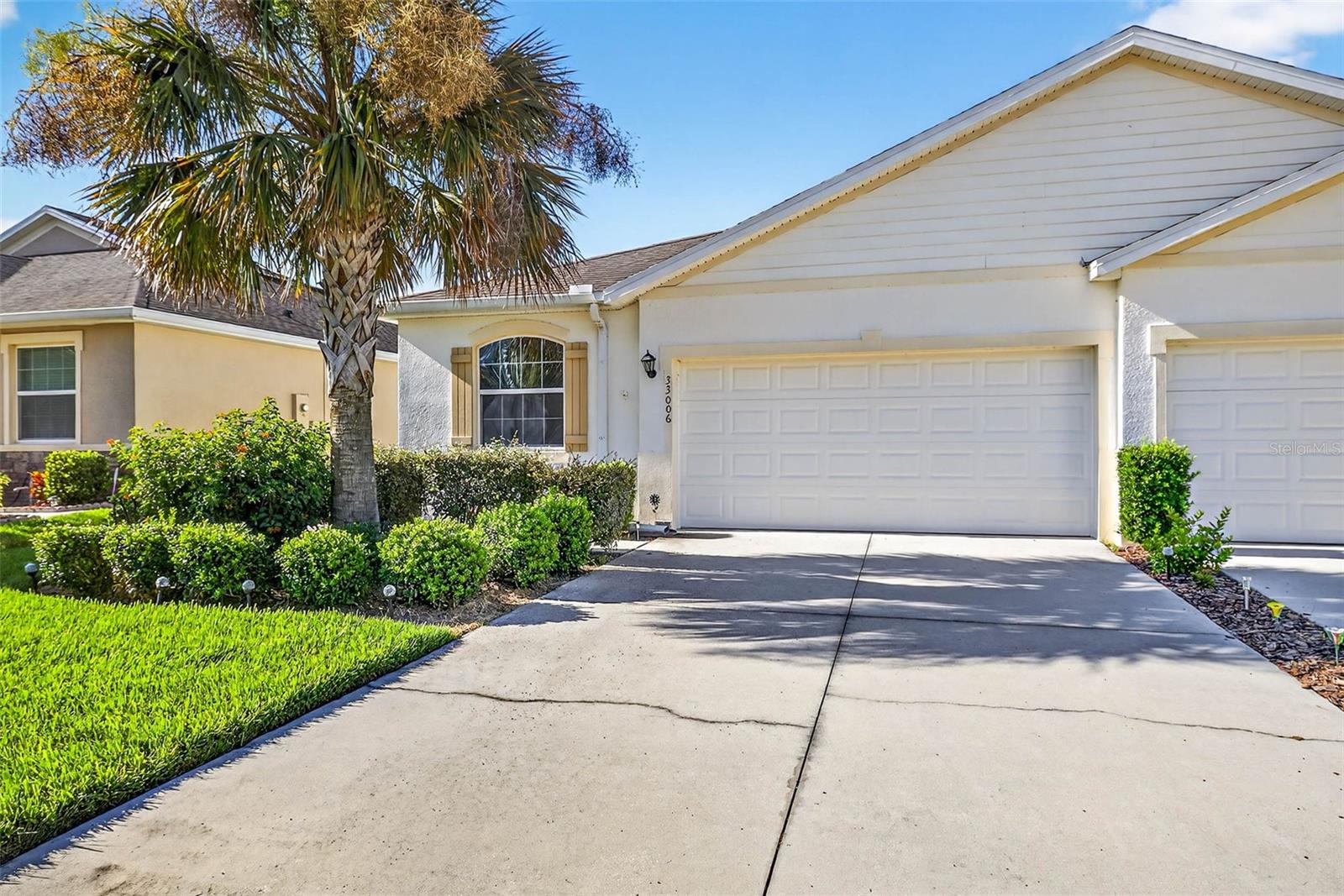 Listing photo id 3 for 33006 Windelstraw Drive