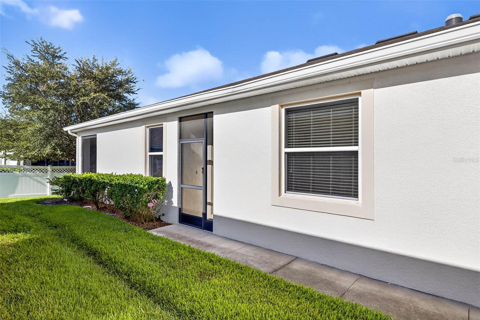 Listing photo id 4 for 33006 Windelstraw Drive
